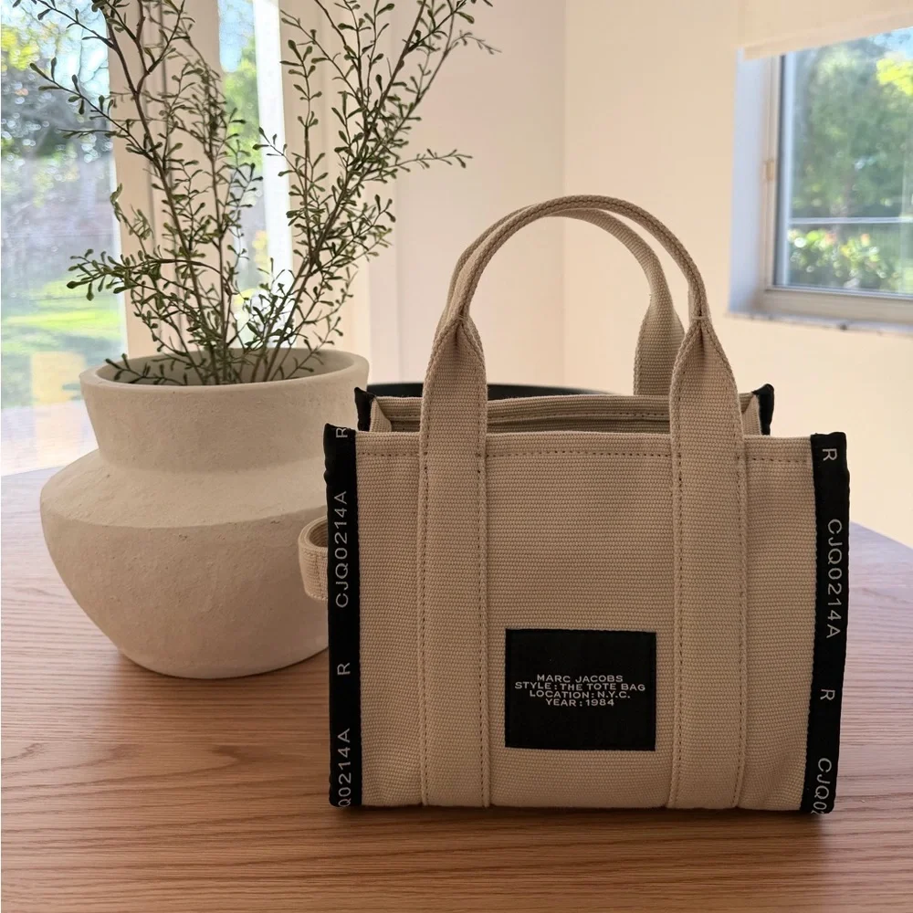 Marc Jacobs Small Canvas Tote in Natural with Black Trim - Picture 3 of 9